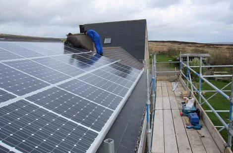 能源结构转换 英太阳能发电量首度超越燃煤